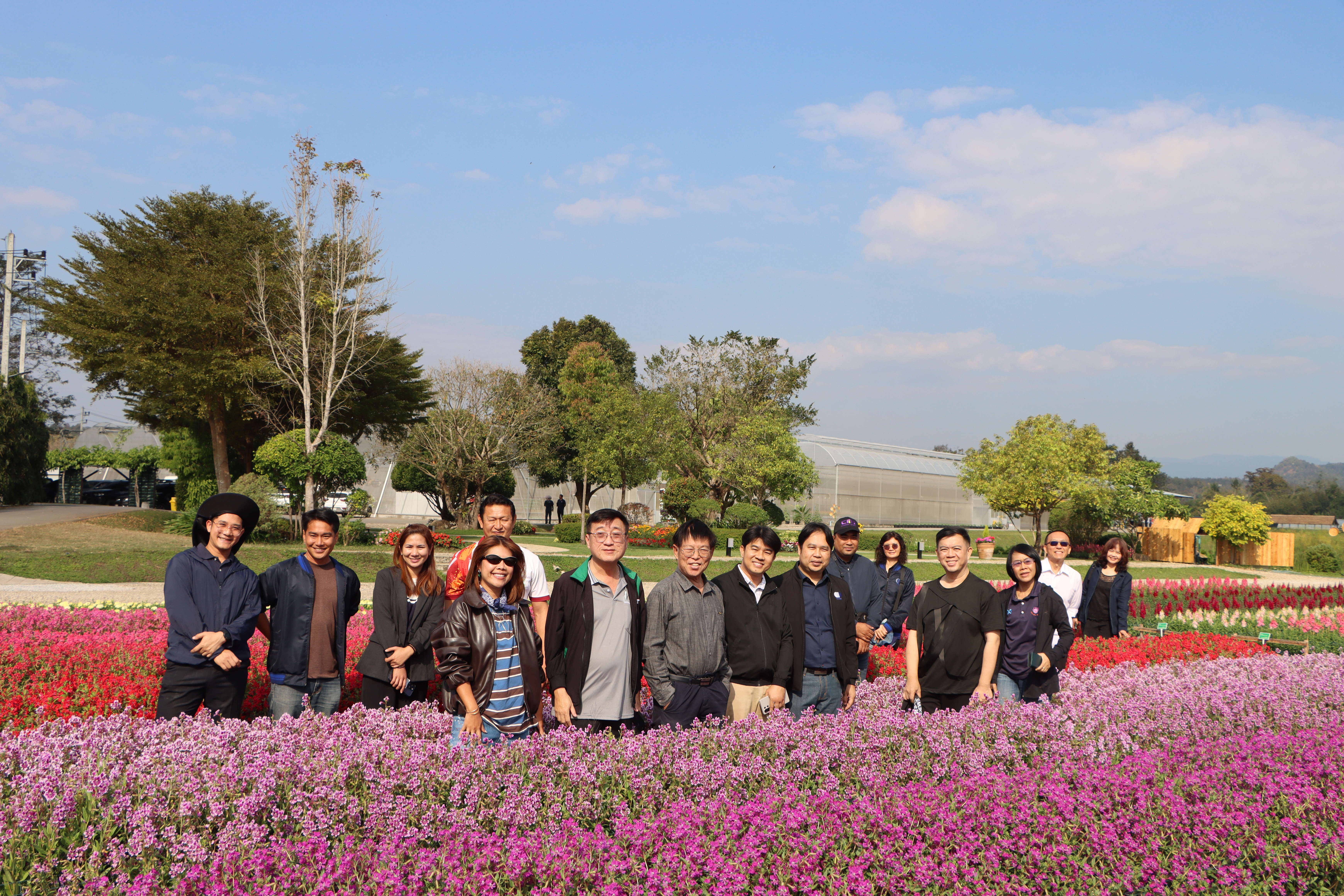 Hub of Flowers ลงพื้นที่ศึกษาดูงานด้านเทคโนโลยีการผลิตไม้ดอกไม้ประดับ จ.เชียงใหม่